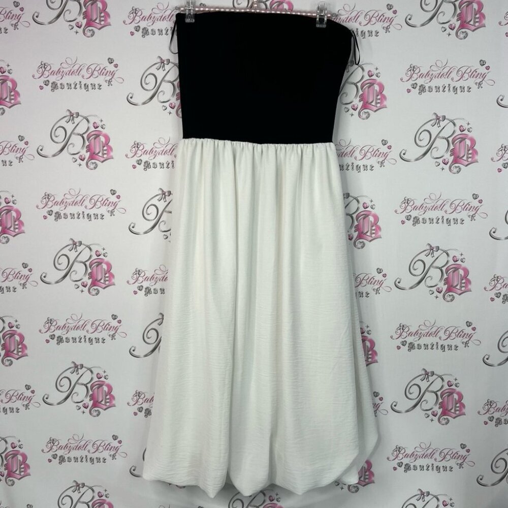 21 saints dress strapless 2 tone flowy Chic Strapless Black and White Dress